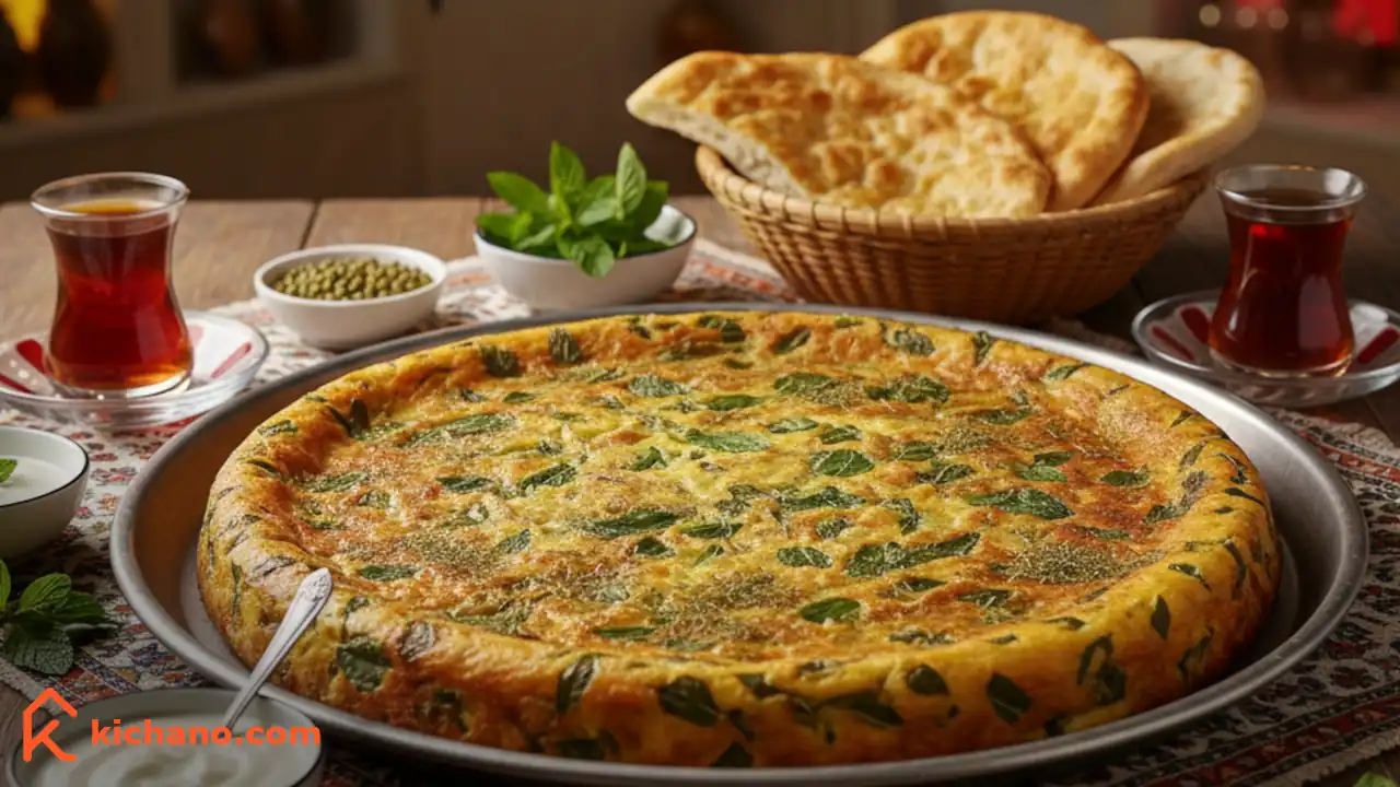 خاگینه ساده برای شما که در کنار دو فنجان چای قرار گرفته است